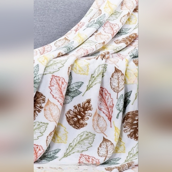 NWT! Velvet Plush Throw - Leaves - Picture 2 of 4